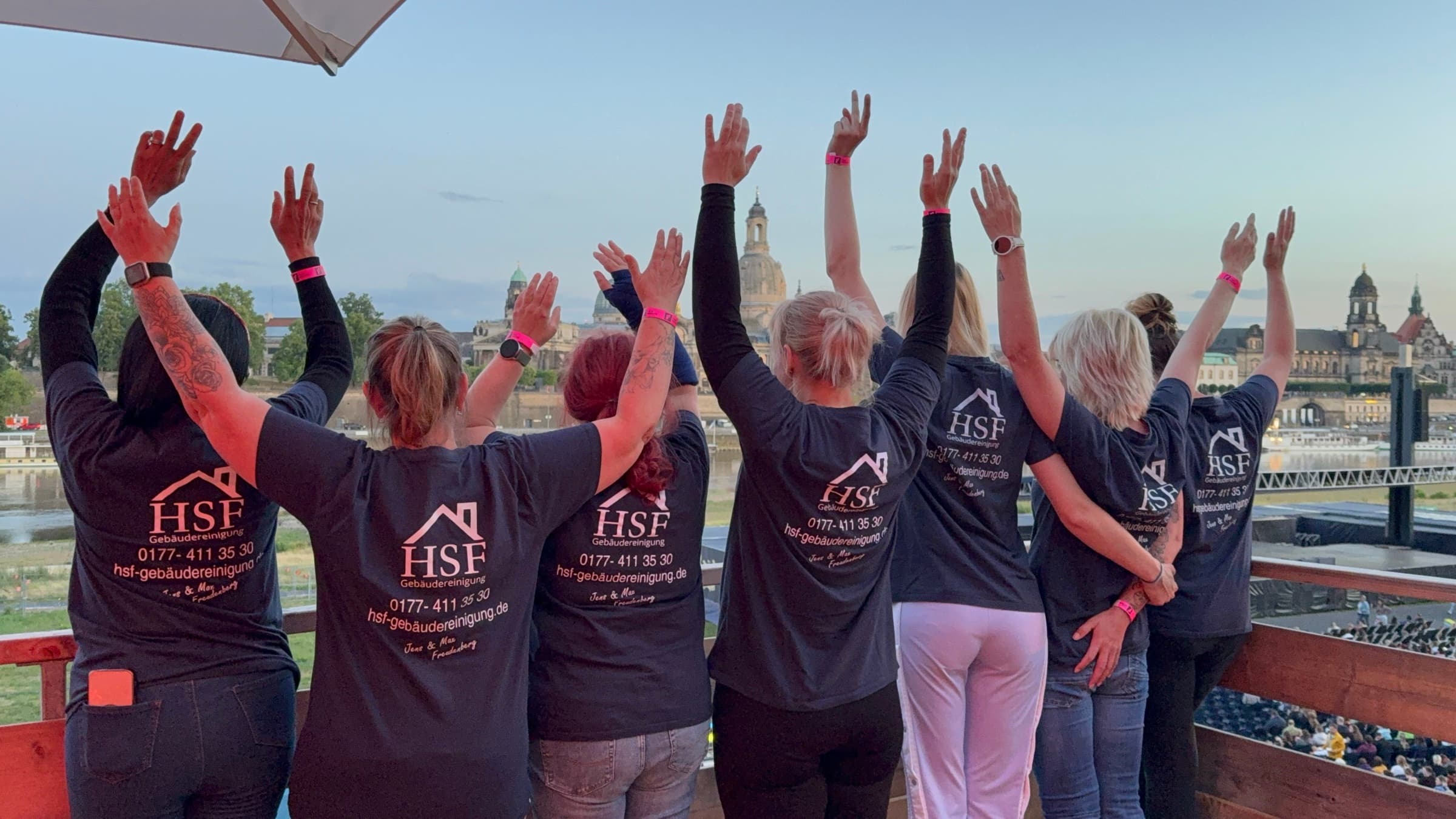 Team der HSF-Gebäudereinigung feiert gemeinsam in Dresden